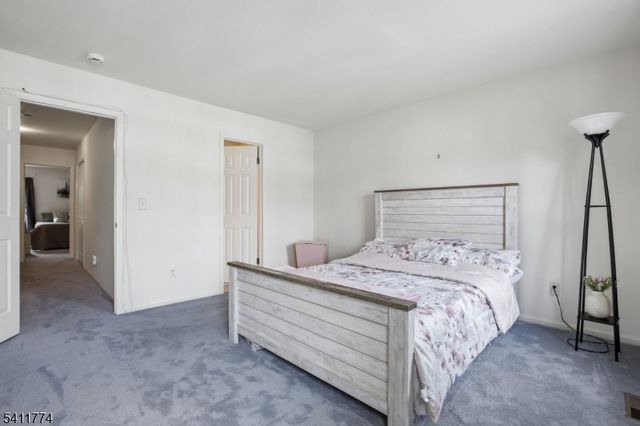 653 Richmond Ct, Ramsey Boro, NJ 07446