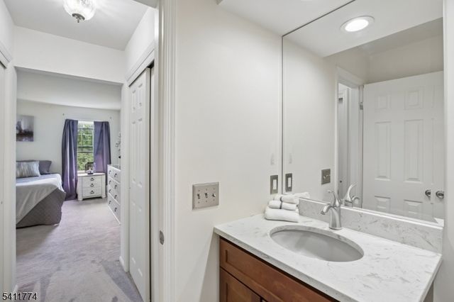 653 Richmond Ct, Ramsey Boro, NJ 07446