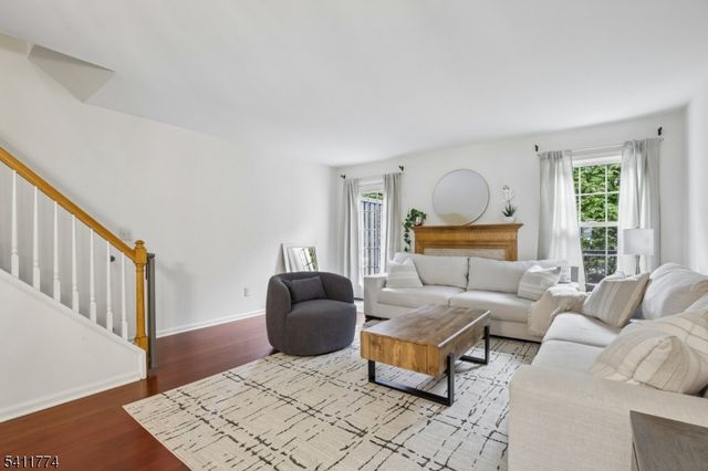 653 Richmond Ct, Ramsey Boro, NJ 07446