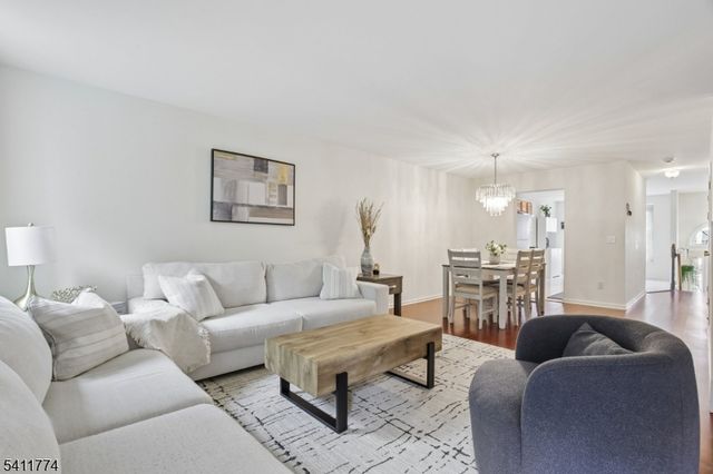 653 Richmond Ct, Ramsey Boro, NJ 07446