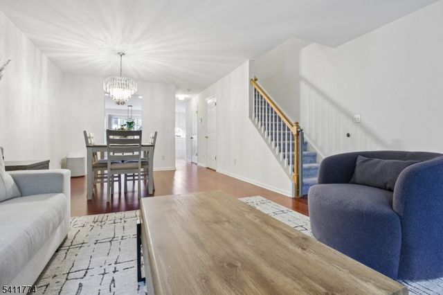 653 Richmond Ct, Ramsey Boro, NJ 07446