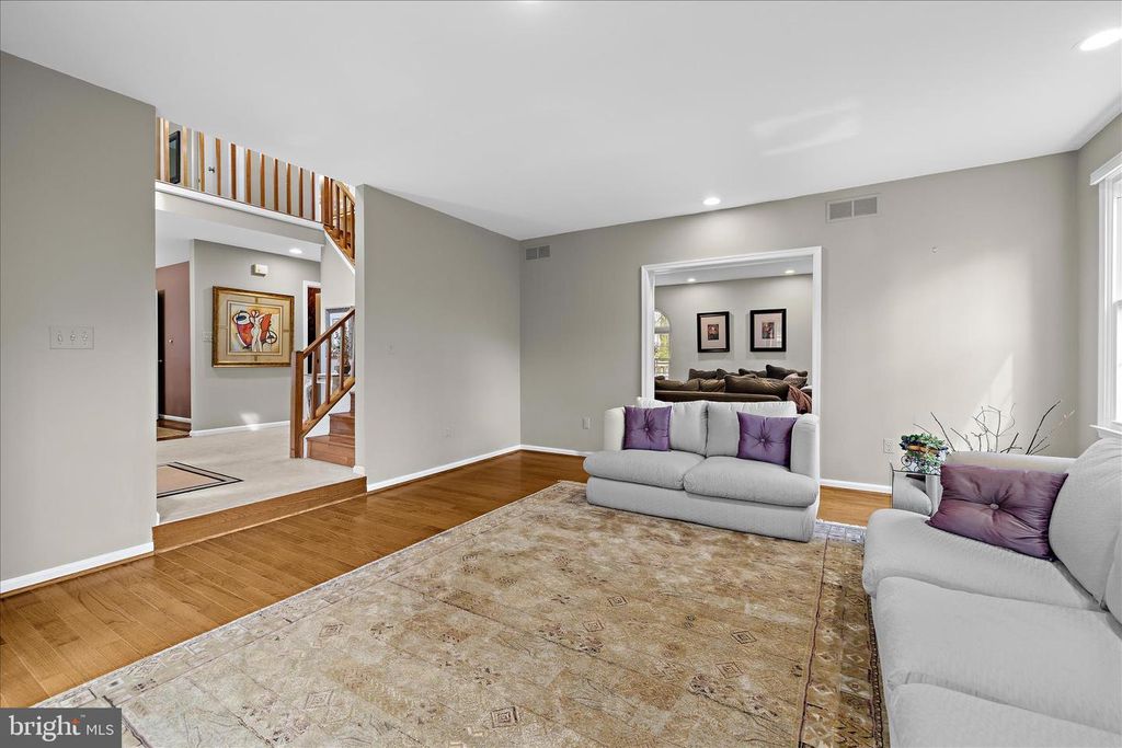 Image 16 of property listing at 3904 THOROUGHBRED LN, Owings Mills, MD 21117