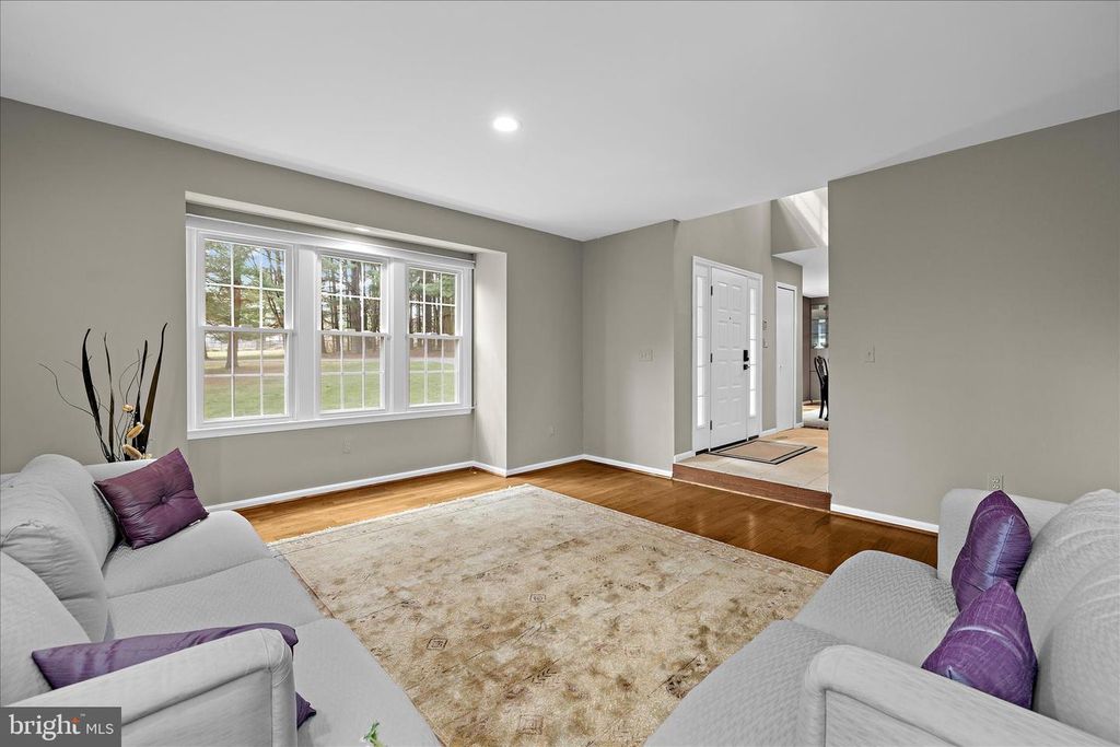 Image 18 of property listing at 3904 THOROUGHBRED LN, Owings Mills, MD 21117