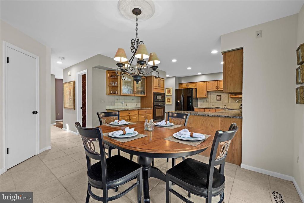 Image 20 of property listing at 3904 THOROUGHBRED LN, Owings Mills, MD 21117