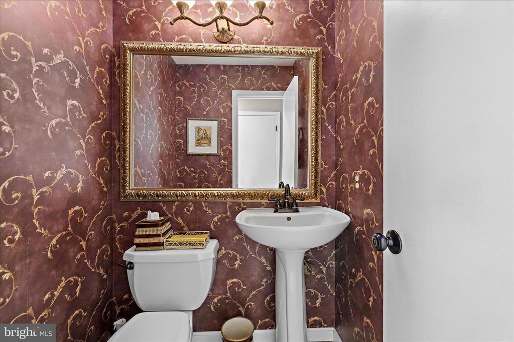 Image 22 of property listing at 3904 THOROUGHBRED LN, Owings Mills, MD 21117