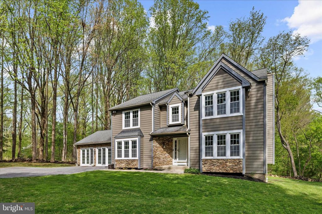 Image 3 of property listing at 3904 THOROUGHBRED LN, Owings Mills, MD 21117