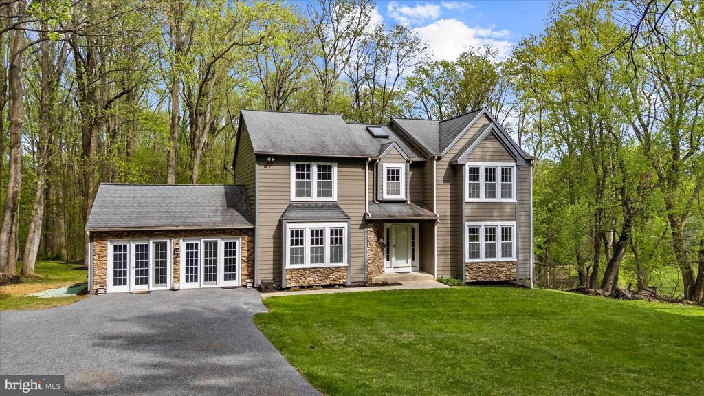 Image 8 of property listing at 3904 THOROUGHBRED LN, Owings Mills, MD 21117