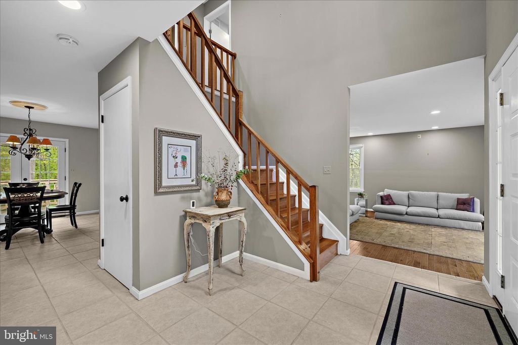 Image 9 of property listing at 3904 THOROUGHBRED LN, Owings Mills, MD 21117