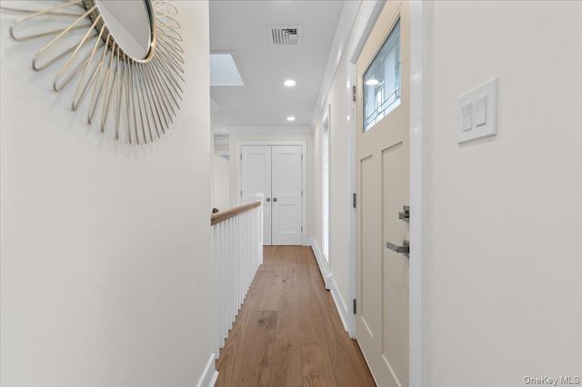 27 Valley Avenue, Locust Valley, NY 11560