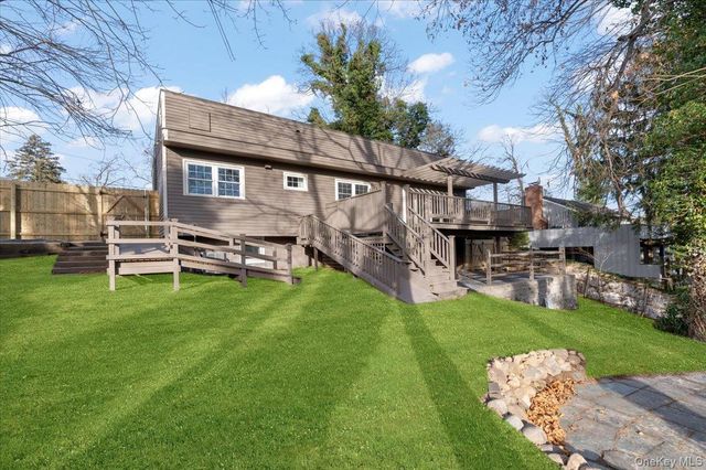 27 Valley Avenue, Locust Valley, NY 11560