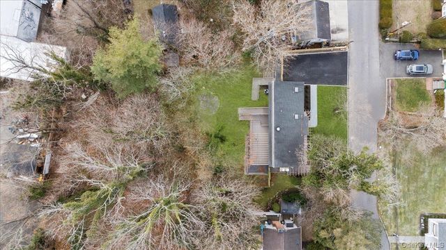 27 Valley Avenue, Locust Valley, NY 11560