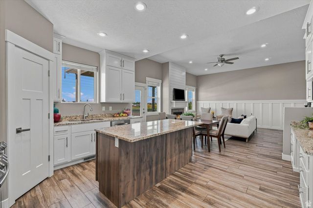 45 N VILLAGE PARK DR, Layton, UT 84041