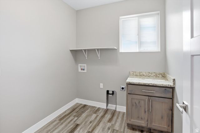 45 N VILLAGE PARK DR, Layton, UT 84041