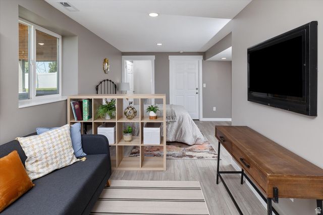45 N VILLAGE PARK DR, Layton, UT 84041