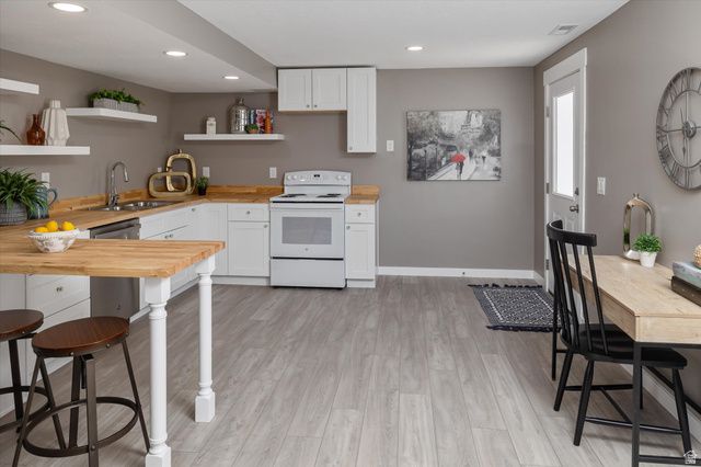 45 N VILLAGE PARK DR, Layton, UT 84041