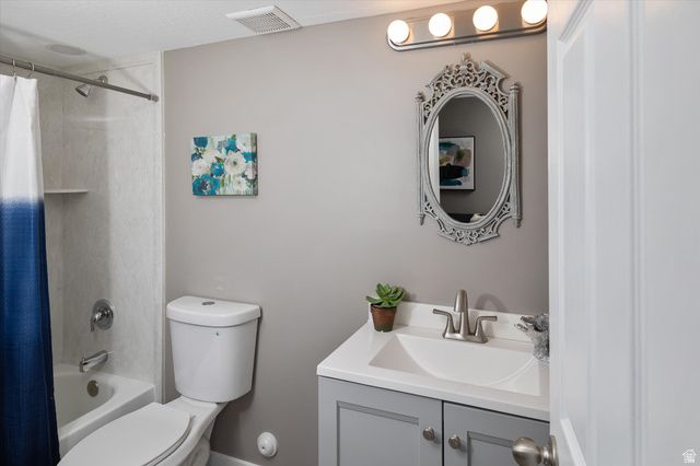 45 N VILLAGE PARK DR, Layton, UT 84041