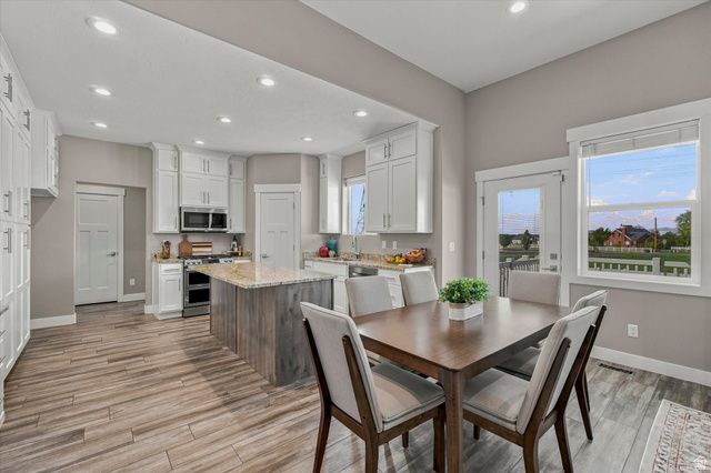 45 N VILLAGE PARK DR, Layton, UT 84041