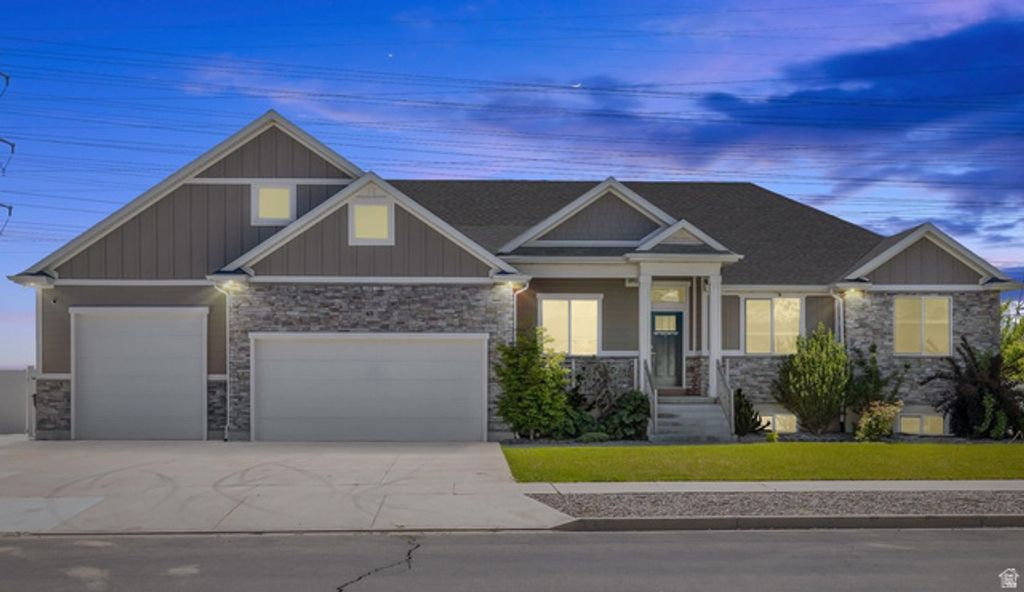 45 N VILLAGE PARK DR, Layton, UT 84041 — photo 2