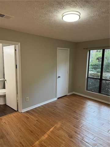 1413 Tuxworth Circle, Decatur, GA 30033