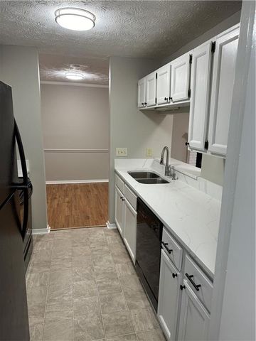 1413 Tuxworth Circle, Decatur, GA 30033