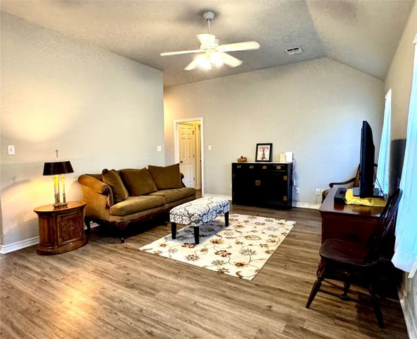 1001 Turkey Creek Court, Bridgeport, TX 76426