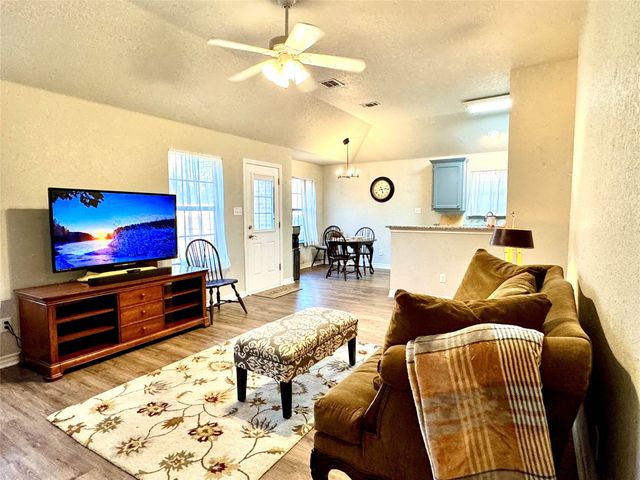 1001 Turkey Creek Court, Bridgeport, TX 76426