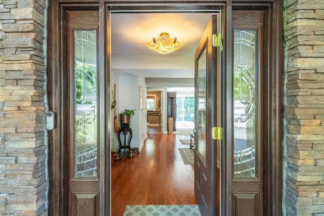 18 Teak Rd, Wayne Twp., NJ 07470