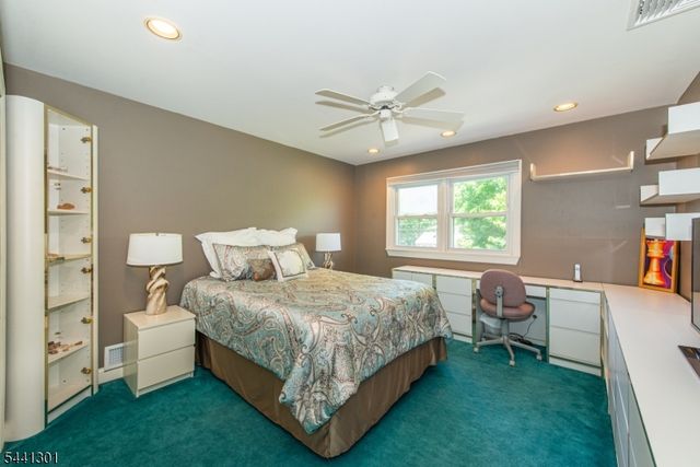 18 Teak Rd, Wayne Twp., NJ 07470