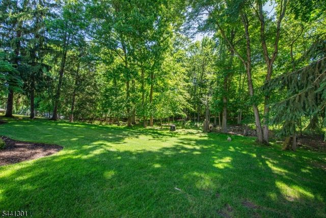 18 Teak Rd, Wayne Twp., NJ 07470