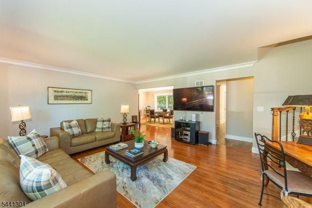 18 Teak Rd, Wayne Twp., NJ 07470