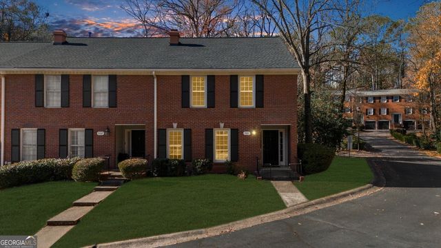 501 Dunwoody Chace, Atlanta, GA 30328
