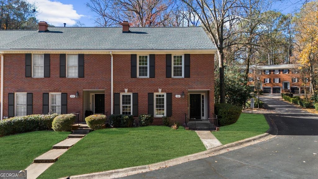 501 Dunwoody Chace, Atlanta, GA 30328
