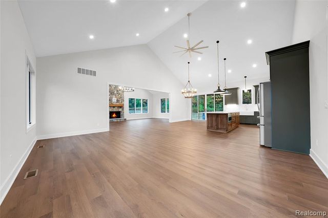 1956 Percy Lane, Highland, MI 48357