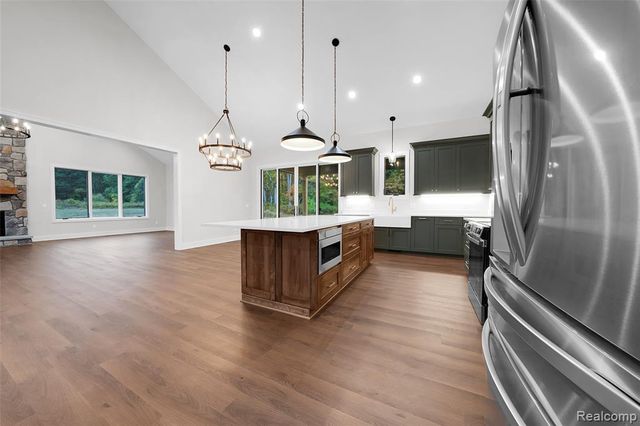 1956 Percy Lane, Highland, MI 48357