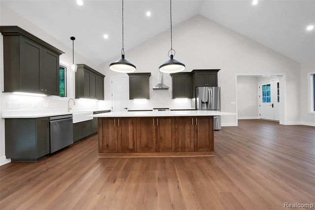 1956 Percy Lane, Highland, MI 48357