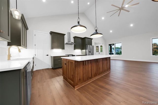 1956 Percy Lane, Highland, MI 48357