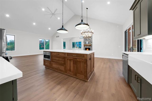 1956 Percy Lane, Highland, MI 48357