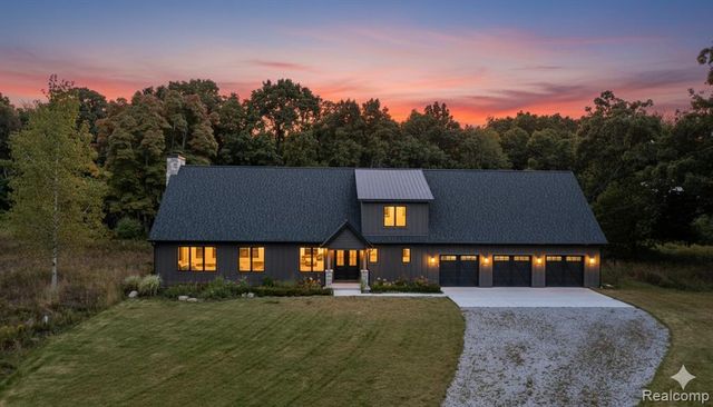 1956 Percy Lane, Highland, MI 48357