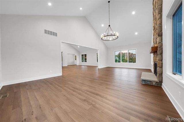 1956 Percy Lane, Highland, MI 48357