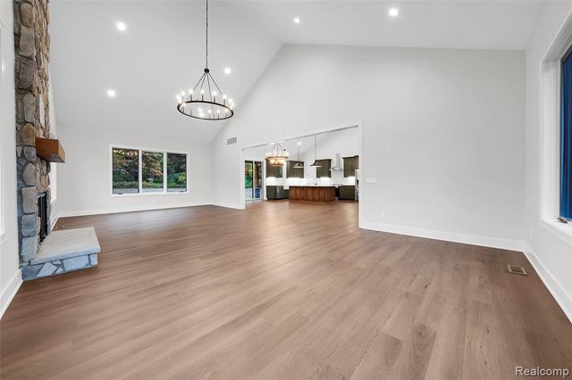 1956 Percy Lane, Highland, MI 48357