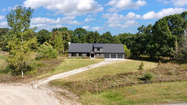 1956 Percy Lane, Highland, MI 48357