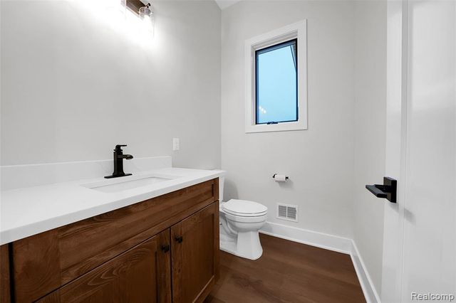 1956 Percy Lane, Highland, MI 48357