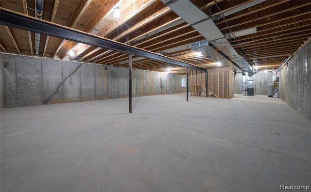 1956 Percy Lane, Highland, MI 48357