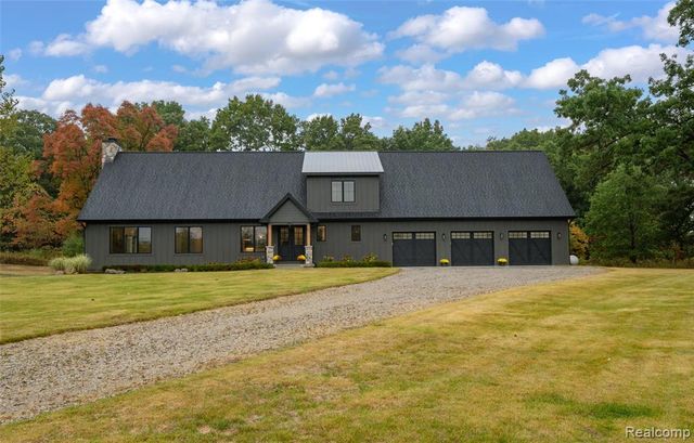 1956 Percy Lane, Highland, MI 48357