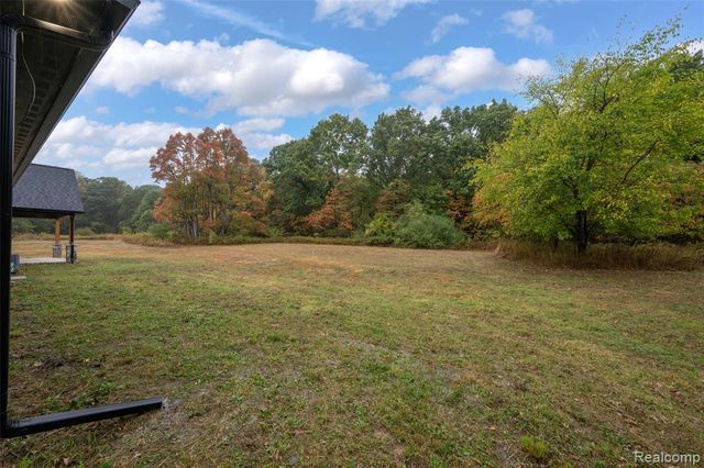 1956 Percy Lane, Highland, MI 48357