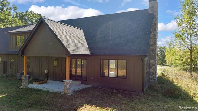 1956 Percy Lane, Highland, MI 48357