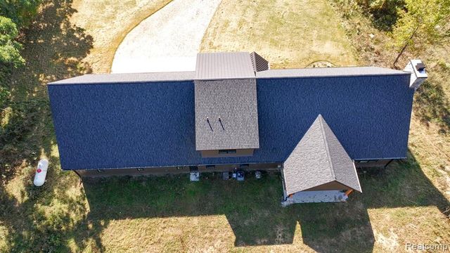 1956 Percy Lane, Highland, MI 48357