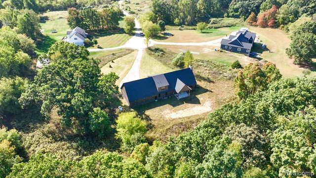 1956 Percy Lane, Highland, MI 48357