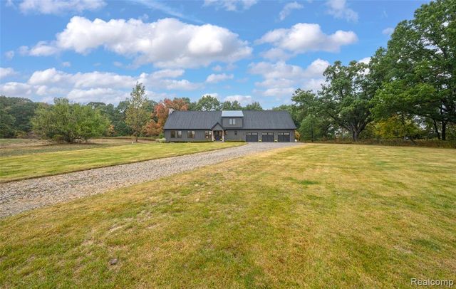 1956 Percy Lane, Highland, MI 48357