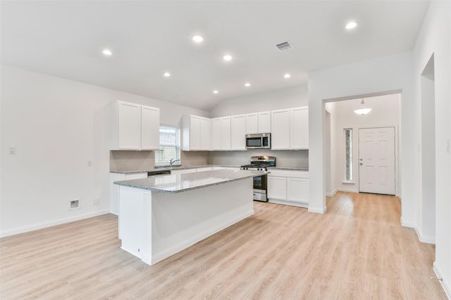 3914 Sugardale Street, Baytown, TX 77521